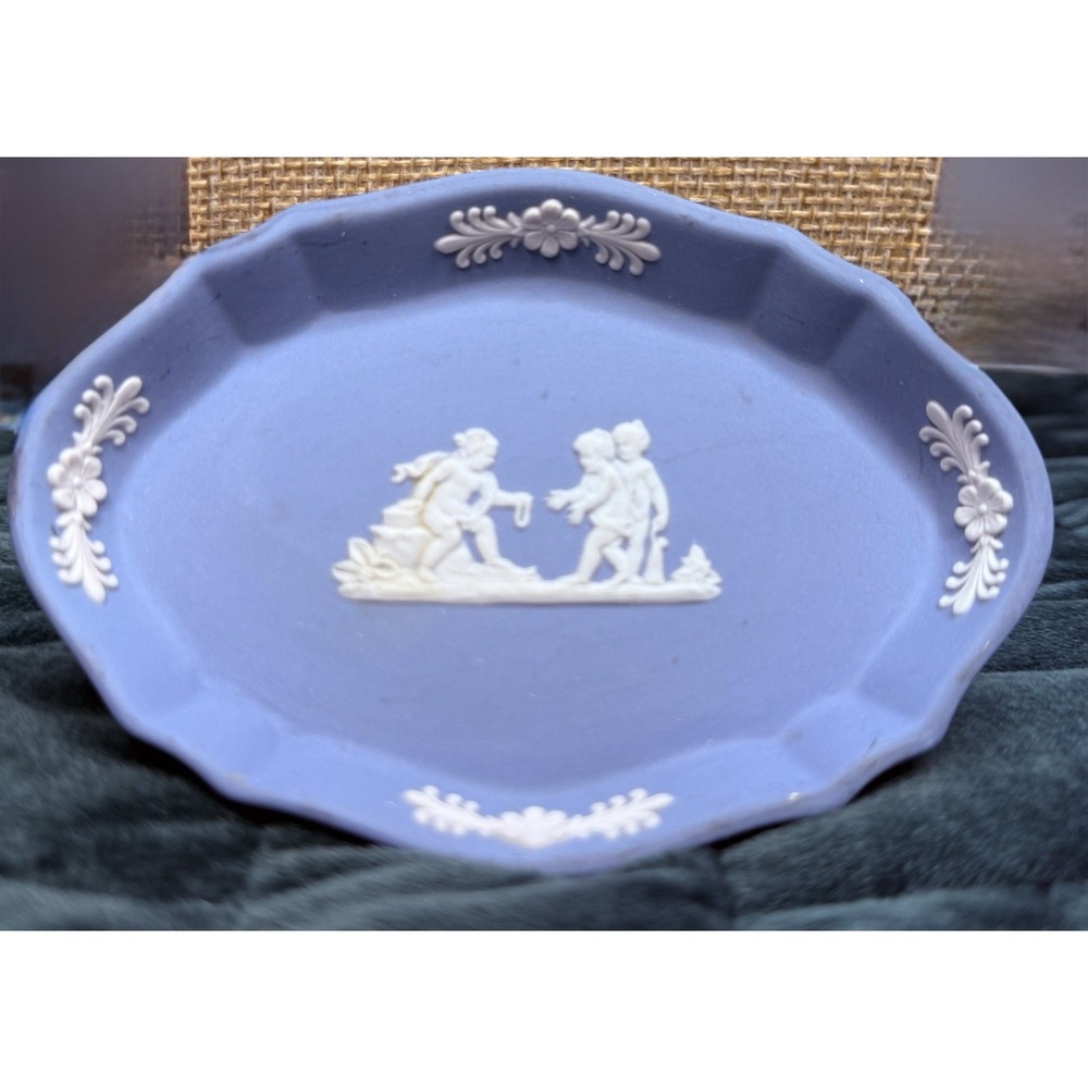 Wedgwood Jasperware Blue & White dish signed by Mike Hughes 1990 cottagecore